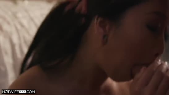 Возбужденная Jade Kush устроила с мужем фетиш оргию