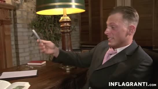 Распутная бабенка ласкает себя и соблазняет чувака на трах 4