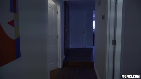 Идеальная попка красотки готова к анальному траху