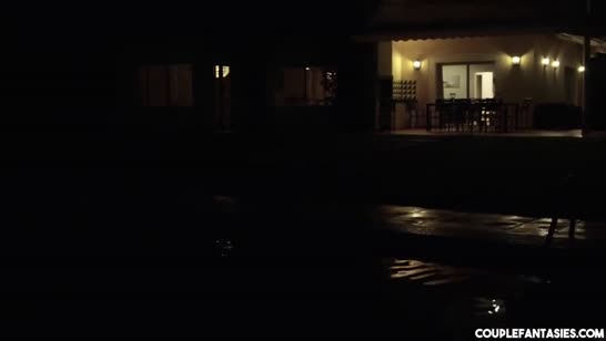 Милые девушки устроили нежную групповуху