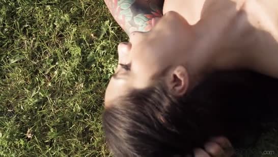 После романтичной фотосессии решили заняться сексом 6