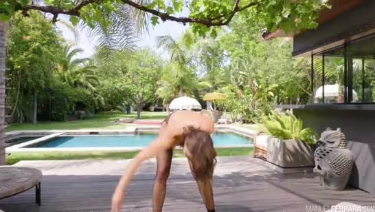 Adriana Chechik одела секс наряд и ждет, чтобы ее отодрали