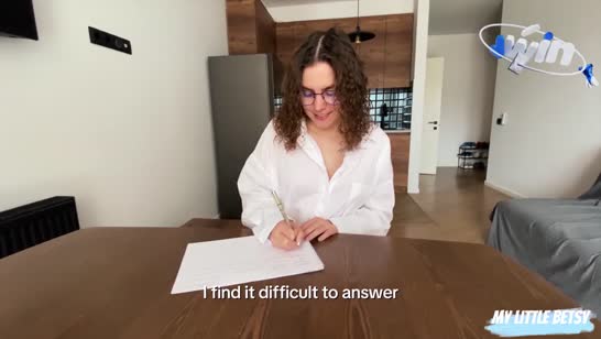 Надоело заниматься и решила перепихнуться