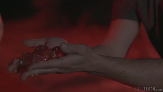 Отвязные шлюшки устроили совместную оргию