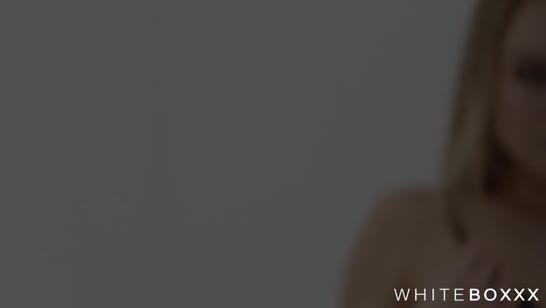 Блондинка Nancy A устроила красивую порнуху 1