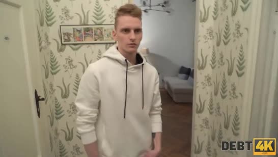 Русскую бабенку смачно отодрали в счет долга