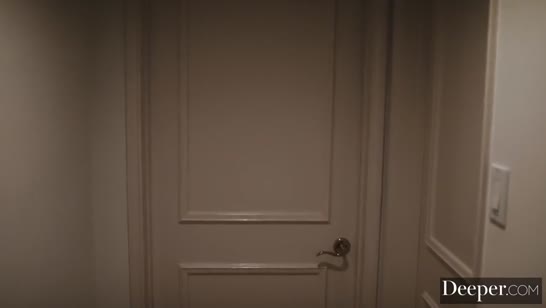 Молодые телки устроили совместную групповуху 1