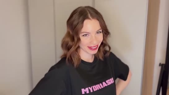 Брюнеточка немного выпила и ее тормоза отключились 3