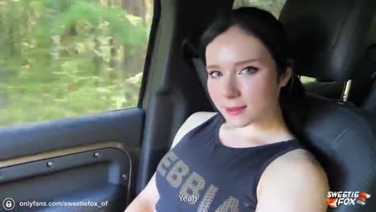 Добрый парень подвез девушку после пробежки 1