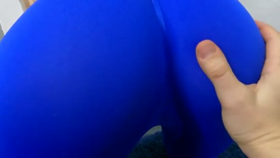 Сочная милфа застряла в стиралке и чел не мог пройти мимо 3